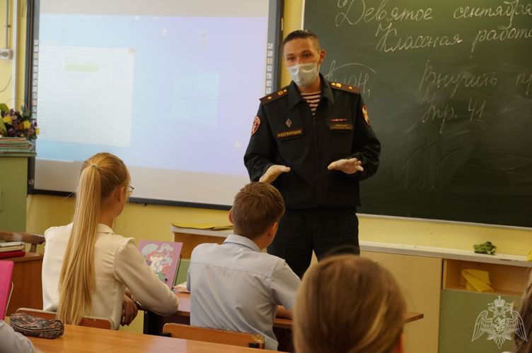 Ивановские росгвардейцы провели тематическое мероприятие, посвященное 100-летию отечественного танкостроения