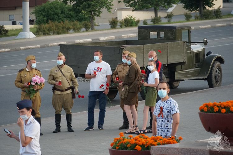 Сотрудники и военнослужащие Росгвардии приняли участие во Всероссийской патриотической акции «Свеча памяти»