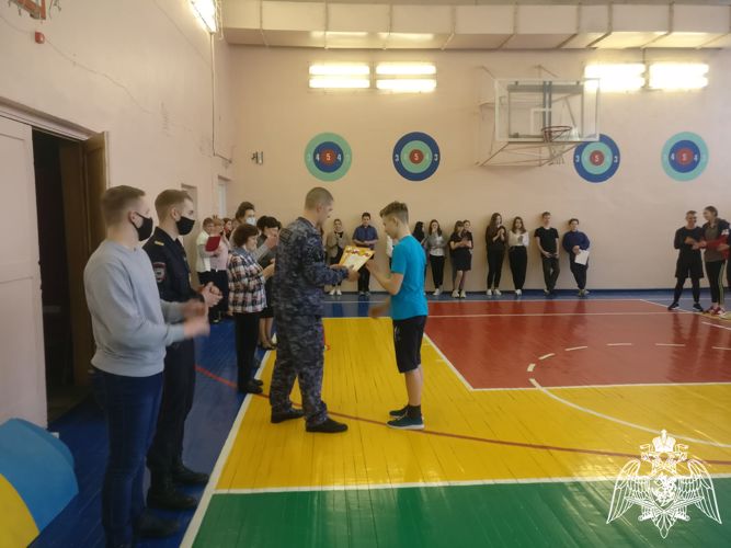 Офицер Росгвардии принял участие в организации и проведении военно-спортивной игры «Зарница» для школьников Пучежа