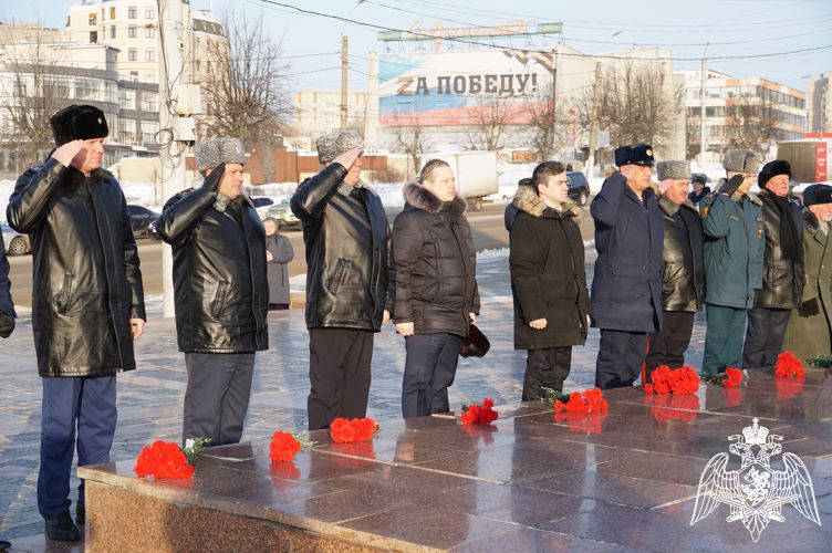 Начальник регионального управления Росгвардии принял участие в памятном мероприятии в День защитника Отечества в Иванове