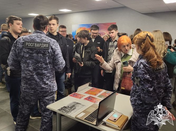 В Иванове представители кадровых подразделений Росгвардии приняли участие в «Ярмарке вакансий»
