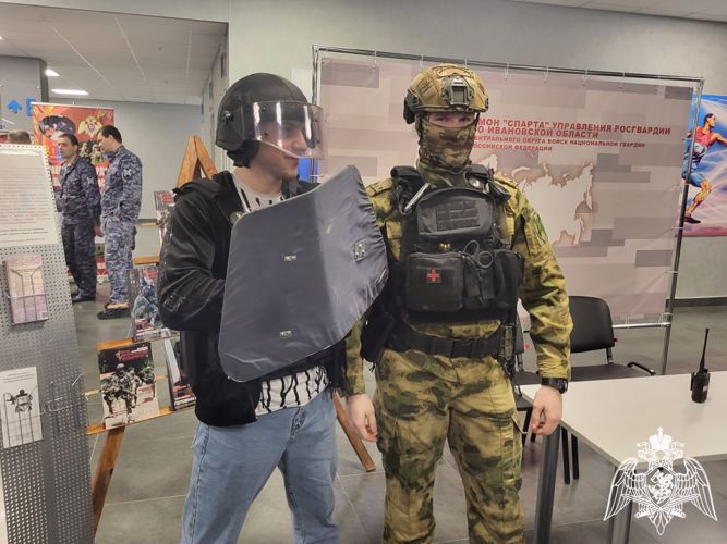 В Иванове представители кадровых подразделений Росгвардии приняли участие в «Ярмарке вакансий»