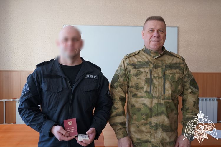Сотрудникам СОБР «Сумрак» вручили государственные награды