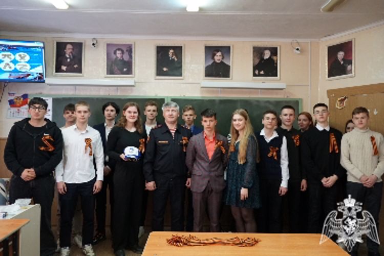 В Иванове росгвардейцы дали старт патриотической акции «Георгиевская ленточка»