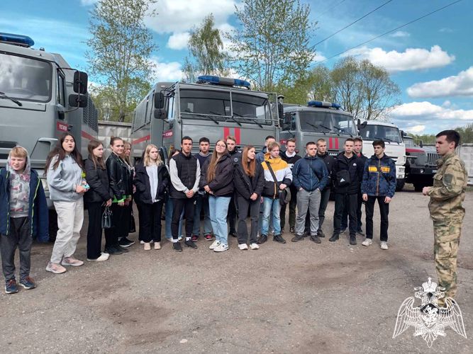 В Иванове подростки побывали в гостях у бойцов ОМОН «Спарта»