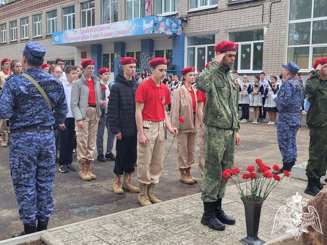 В Иванове открыли мемориальную доску в память о погибшем офицере Росгвардии
