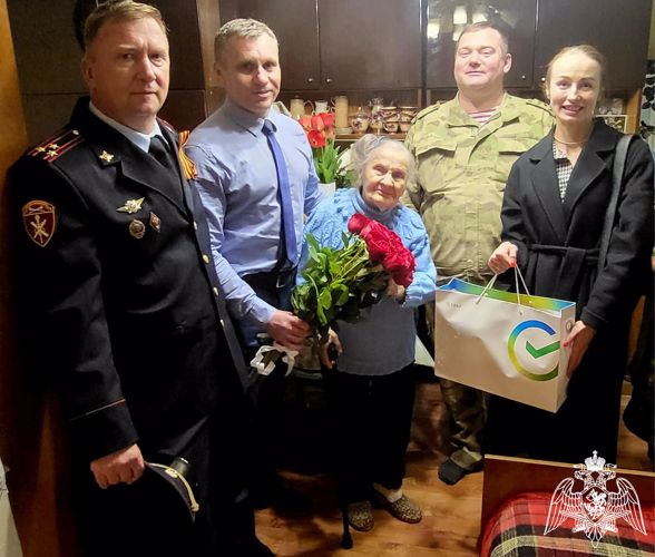 В Иванове росгвардейцы поздравили со 101-м днем рождения ветерана Великой Отечественной войны
