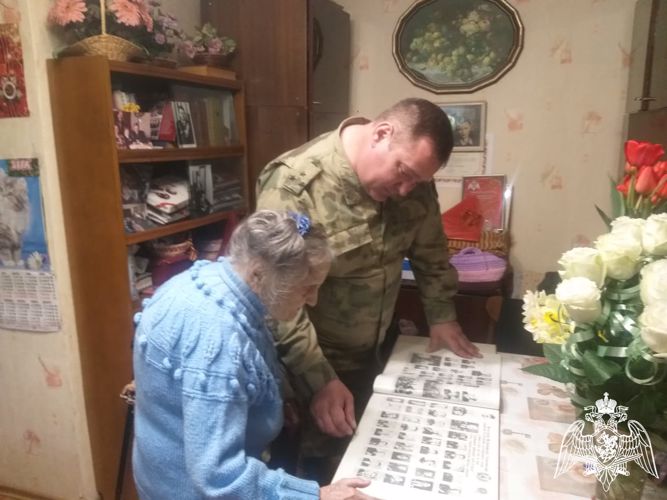 В Иванове росгвардейцы поздравили со 101-м днем рождения ветерана Великой Отечественной войны