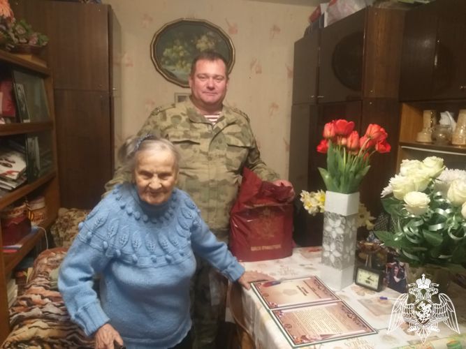 В Иванове росгвардейцы поздравили со 101-м днем рождения ветерана Великой Отечественной войны