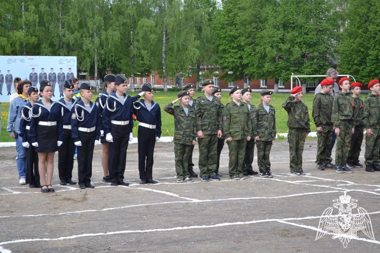 В Шуе сотрудники Росгвардии приняли участие в качестве судей на военно-спортивной игре «Зарничка»