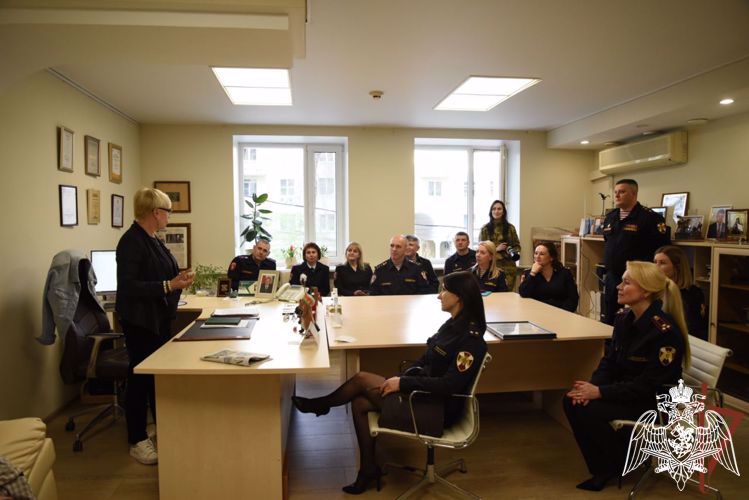 МЕЖВЕДОМСТВЕННОЕ ВЗАИМОДЕЙСТВИЕ В ИНФОРМАЦИОННОМ ПОЛЕ И СВЯЗЕЙ С ОБЩЕСТВЕННОСТЬЮ ОБСУЖДЕНЫ В ЦЕНТРАЛЬНОМ ОКРУГЕ РОСГВАРДИИ