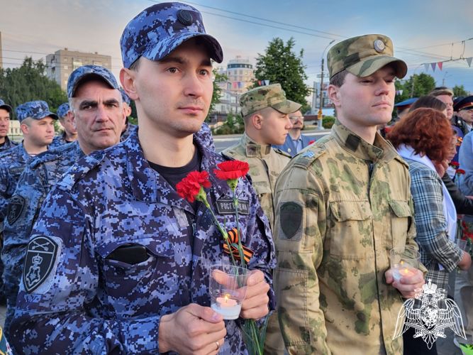 Сотрудники Росгвардии приняли участие в памятных мероприятиях, посвященных Дню памяти и скорби в Иванове