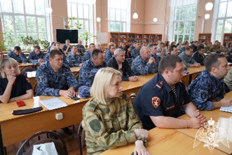 В Иванове перед росгвардейцами выступил лектор Российского общества «Знание»