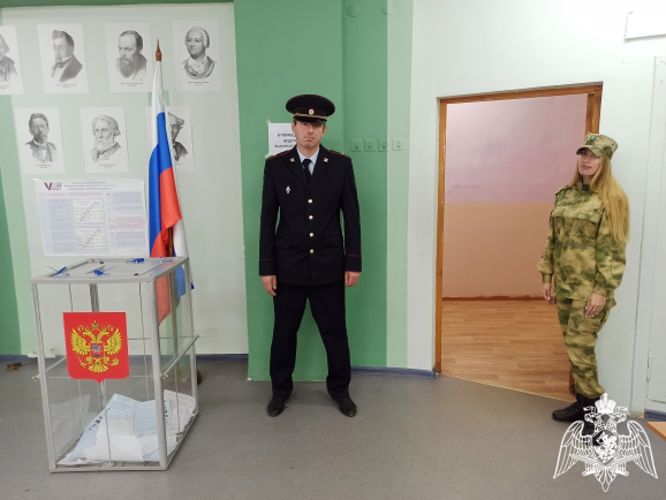 Более 500 сотрудников Росгвардии обеспечили охрану избирательных участков в Ивановcкой области
