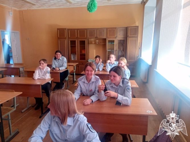 Связисты Росгвардии провели практическое занятие с ивановскими учащимися