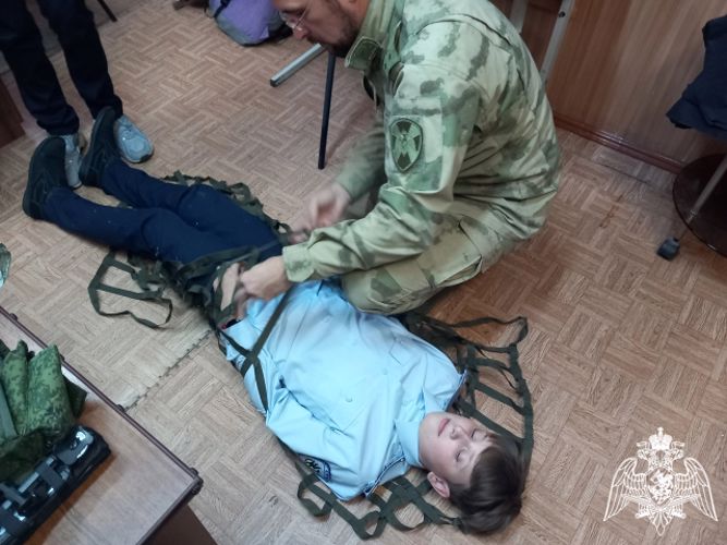 Офицер Росгвардии организовал для ивановских школьников мастер-класс по оказанию первой помощи