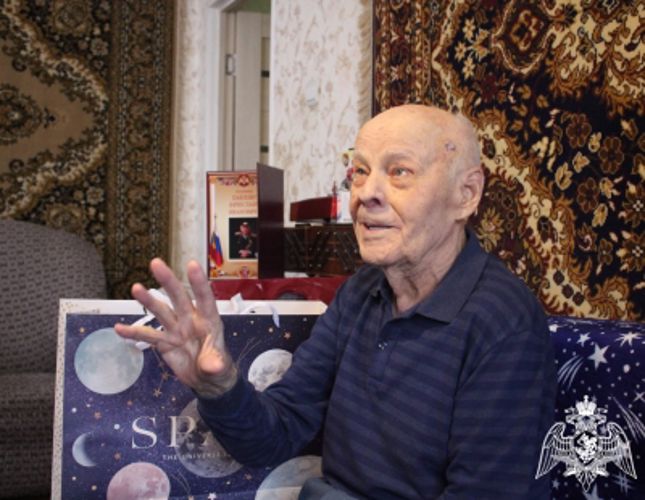 В Иванове сотрудники Росгвардии поздравили ветерана с 97-летием