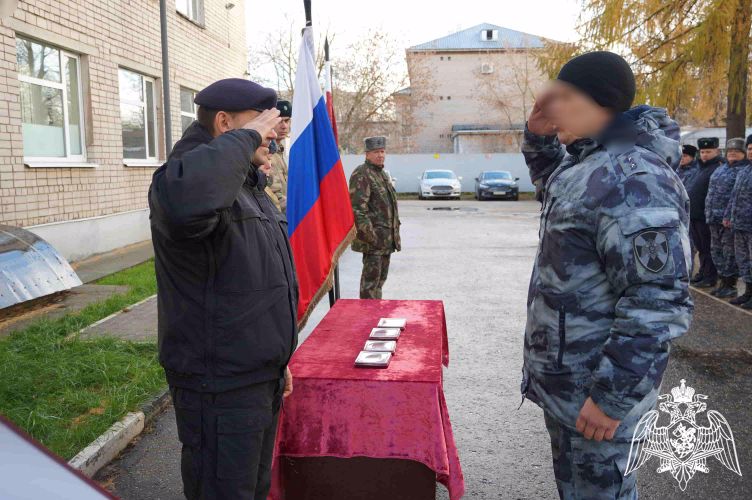 В Иванове спецназовцам Росгвардии - участникам СВО вручены государственные награды