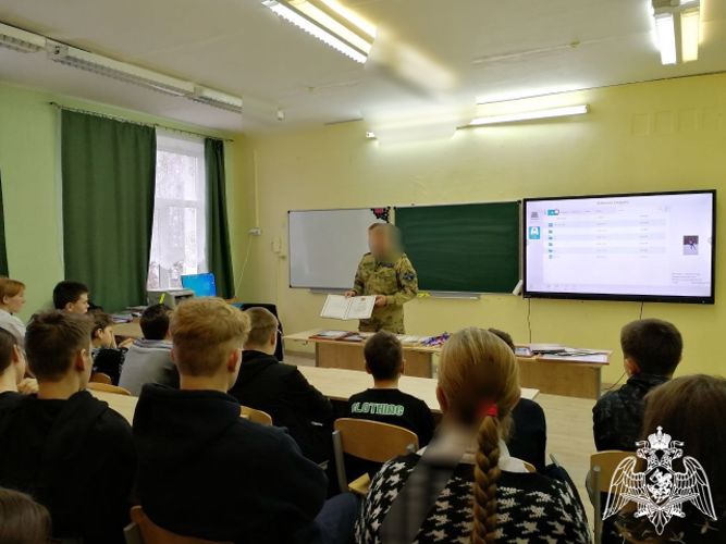 Спецназовцы Росгвардии провели тематические встречи с молодежью в Ивановской области