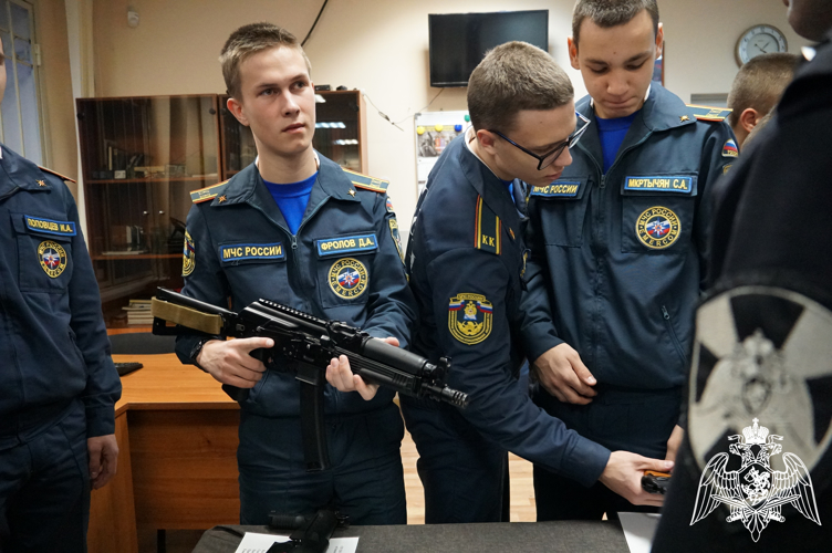 В Иванове кадеты побывали в гостях у спецподразделения Росгвардии