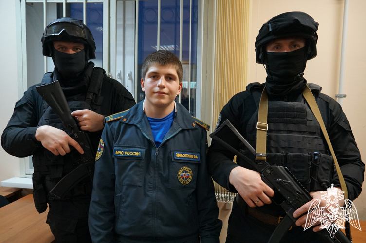 В Иванове кадеты побывали в гостях у спецподразделения Росгвардии