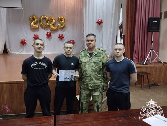 Сотрудники ОМОН «Спарта» рассказали студентам о правилах поведения при обнаружении подозрительных предметов