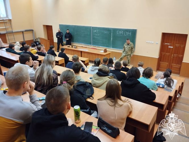 В Иванове сотрудники Росгвардии обсудили вопросы профилактики терроризма и экстремизма со студентами ИГЭУ