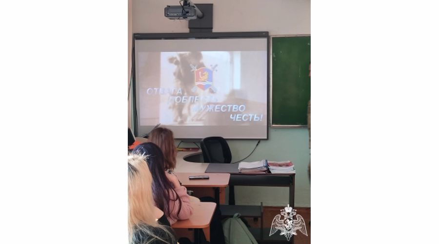 В Иванове спецназовцы Росгвардии рассказали школьникам о геройских подвигах сослуживцев