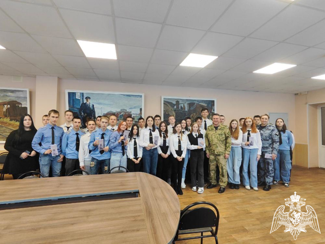 Росгвардия проводит уроки мужества ко Дню Героев Отечества
