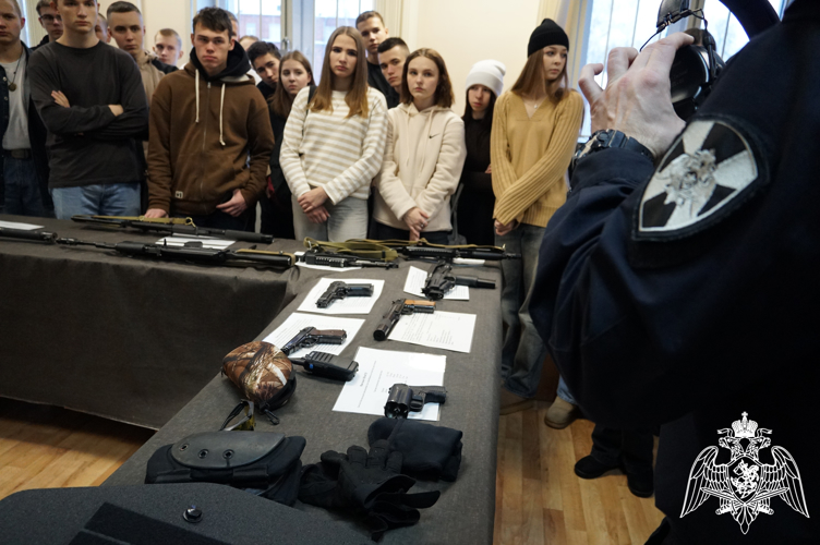 Ивановские студенты посетили базу СОБР Росгвардии