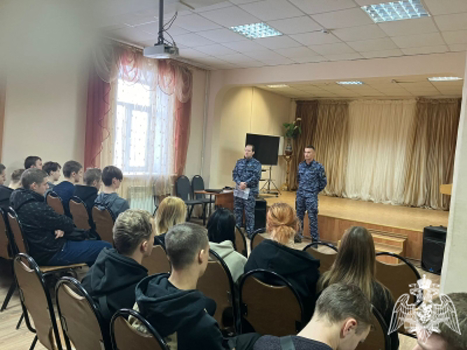 Росгвардейцы рассказали о патриотизме студентам ивановских колледжей