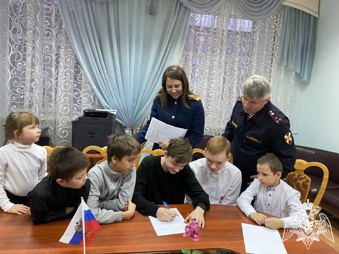 Росгвардейцы провели для ивановских школьников тематические занятия, приуроченные ко Дню борьбы с коррупцией