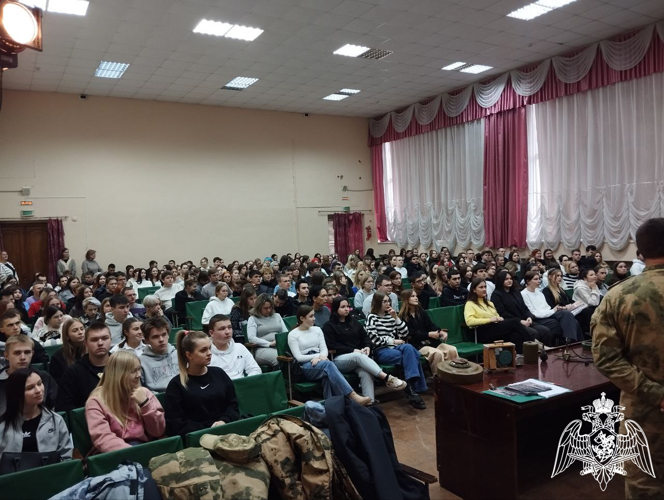 Саперы ОМОН рассказали о мерах безопасности ивановским студентам