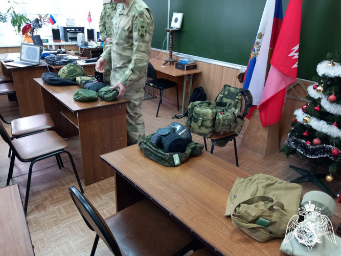 В Иванове росгвардейцы напомнили школьникам о безопасности в Новый год