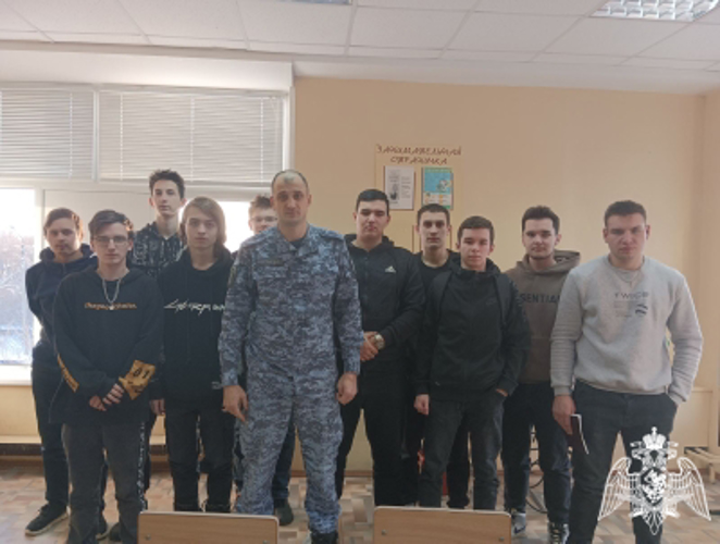 Росгвардейцы рассказали о патриотизме студентам ивановских колледжей