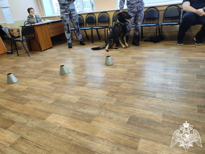 Росгвардия проводит уроки мужества ко Дню Героев Отечества