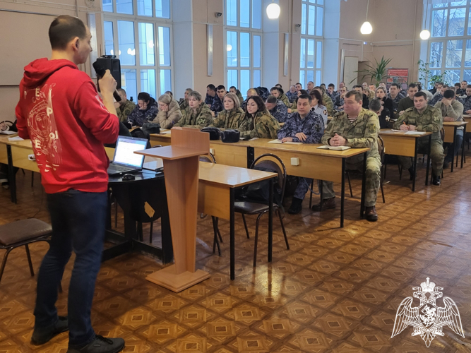 Росгвардия продолжает цикл встреч с экспертами общества «Знание» в Иванове