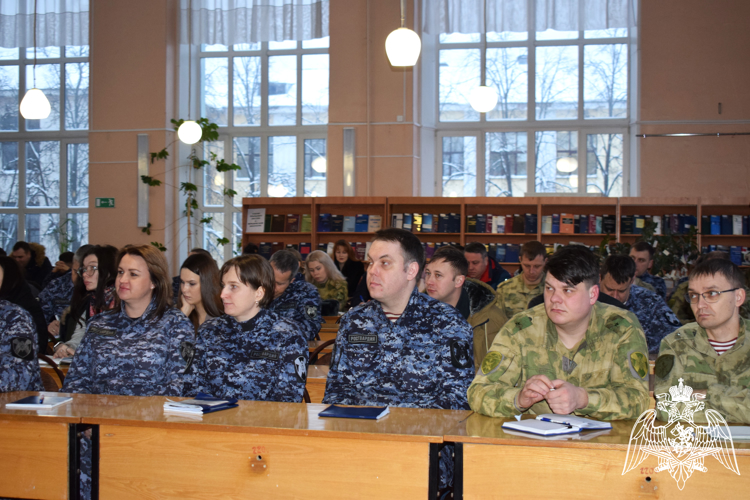 Росгвардия продолжает цикл встреч с экспертами общества «Знание» в Иванове