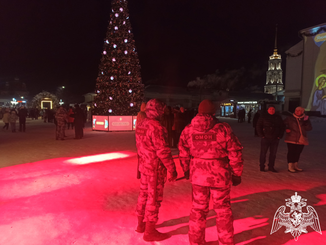 В Иванове сотрудники Росгвардии обеспечили охрану порядка во время праздничных богослужений в Рождество