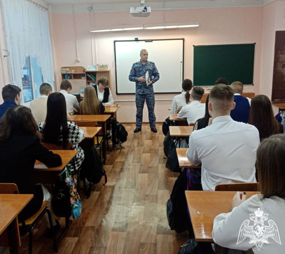 Представители Росгвардии проводят профориентационные мероприятия в школах Ивановской области
