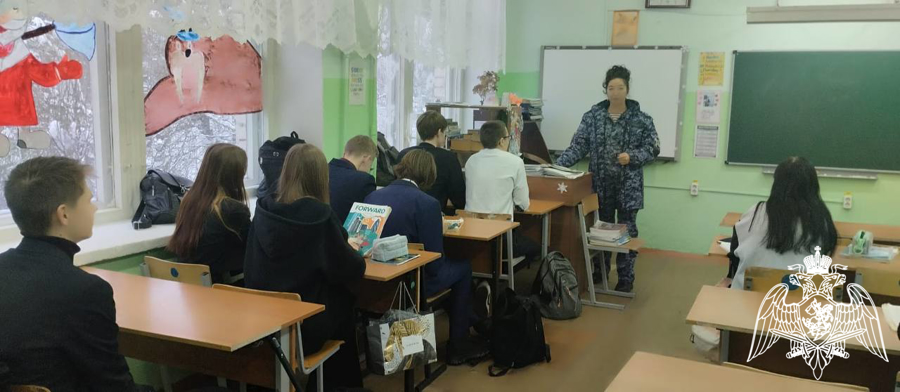 Представители Росгвардии проводят профориентационные мероприятия в школах Ивановской области