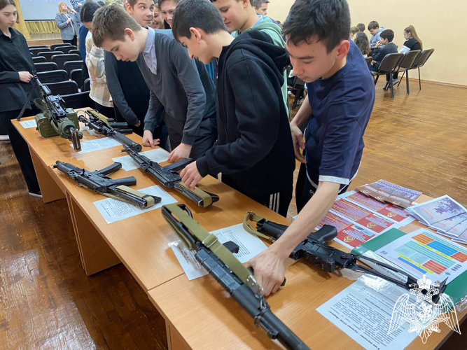 В Иванове школьникам рассказали о профессии военного психолога