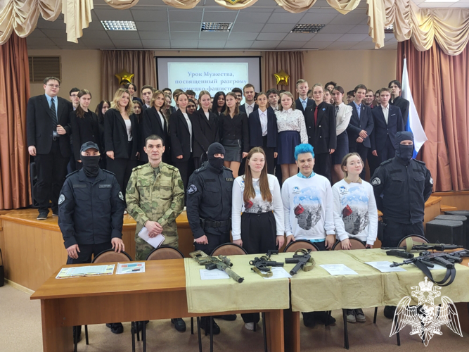 В Иванове росгвардейцы проводят профориентационные встречи со старшеклассниками