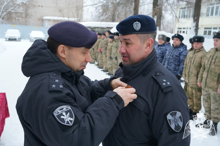 В Иванове сотрудникам Росгвардии вручили государственные награды
