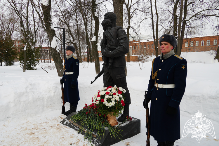 Сотрудники, военнослужащие и ветераны Росгвардии почтили память воинов-интернационалистов в Иванове