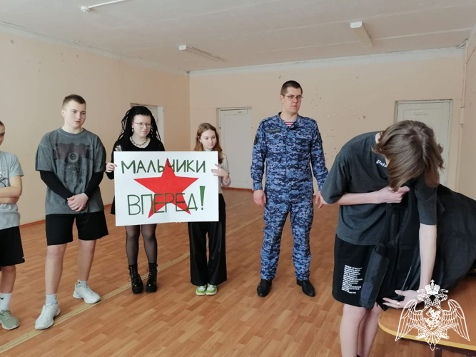 В Пучеже сотрудники Росгвардии стали членами жюри на игре «Зарница»