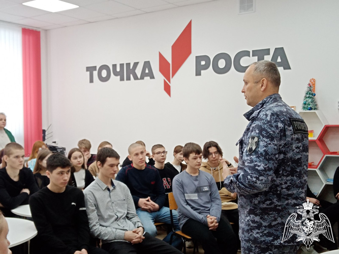 Росгвардейцы рассказали ивановским старшеклассникам о военных институтах ведомства
