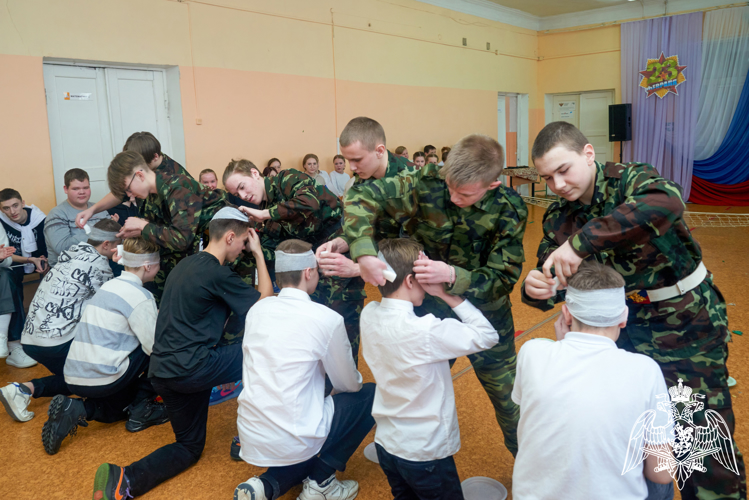Офицеры Росгвардии приняли участие в проведении военно-патриотических соревнований среди школьников
