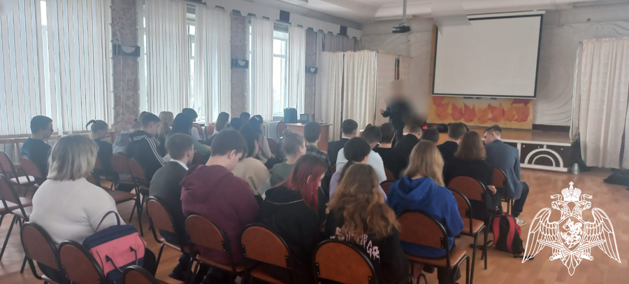 Росгвардейцы познакомили ивановскую молодежь с работой сапера