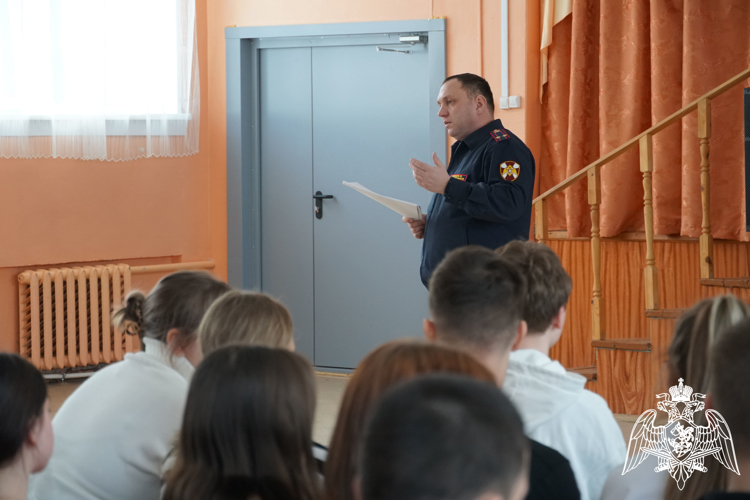 Росгвардейцы рассказали ивановским школьникам о ведомственных институтах